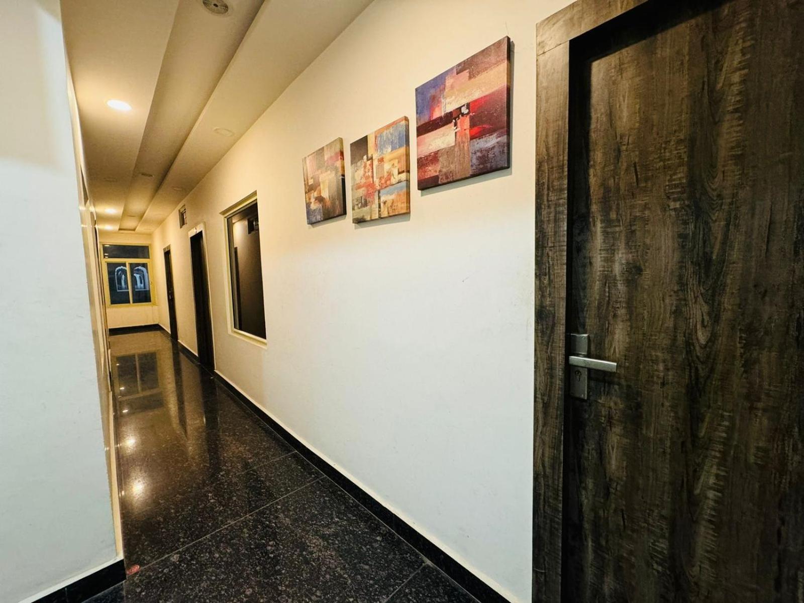 Hotel Pearl Inn Rudrapur Экстерьер фото