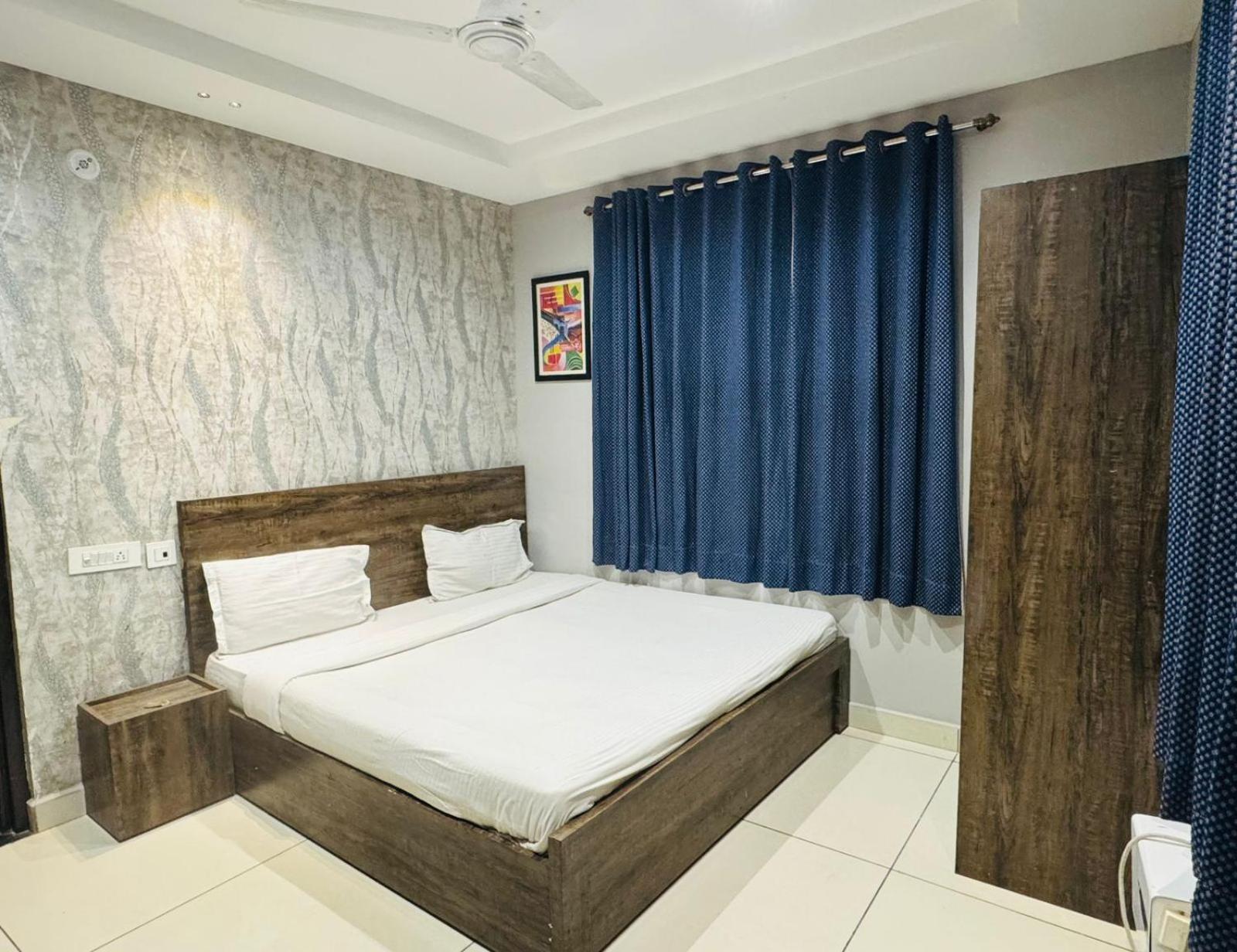 Hotel Pearl Inn Rudrapur Экстерьер фото