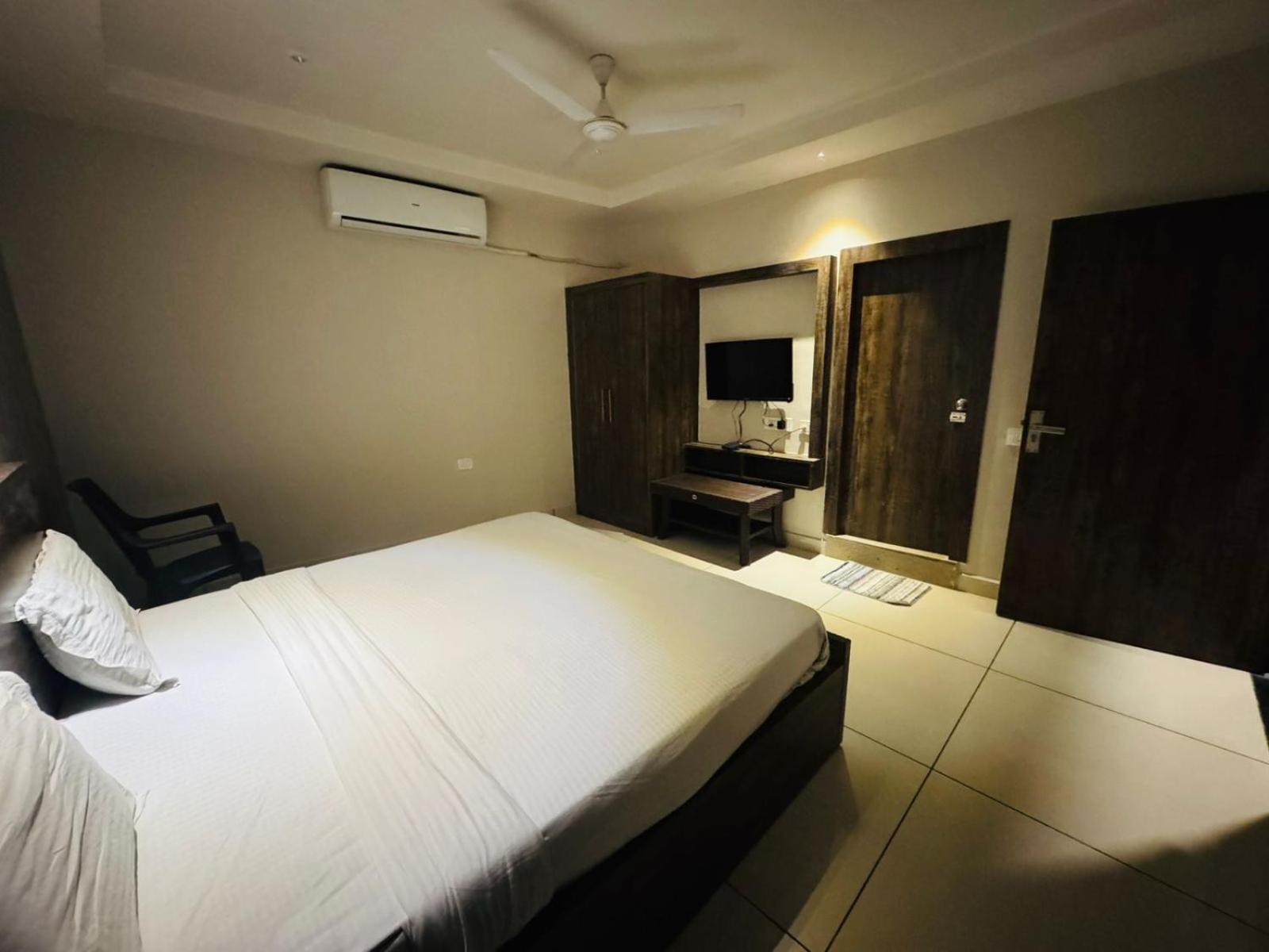 Hotel Pearl Inn Rudrapur Экстерьер фото