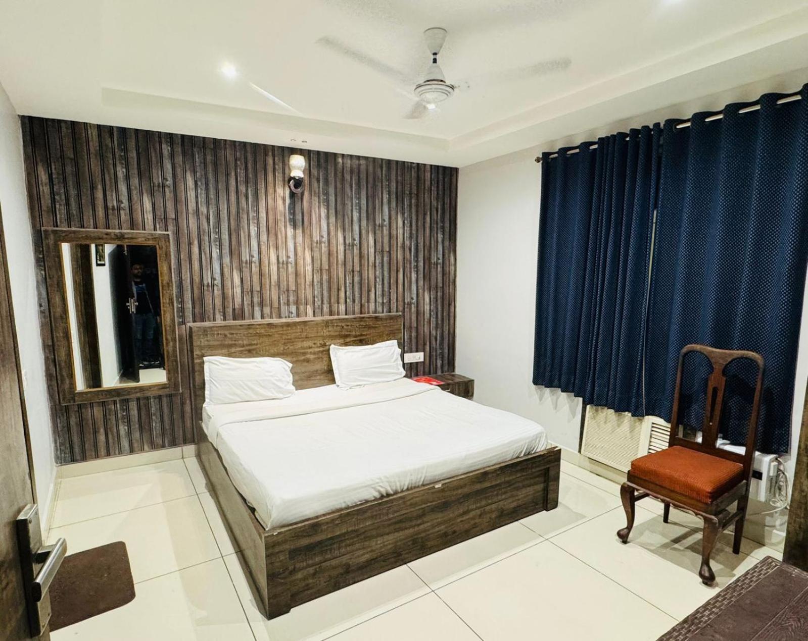 Hotel Pearl Inn Rudrapur Экстерьер фото