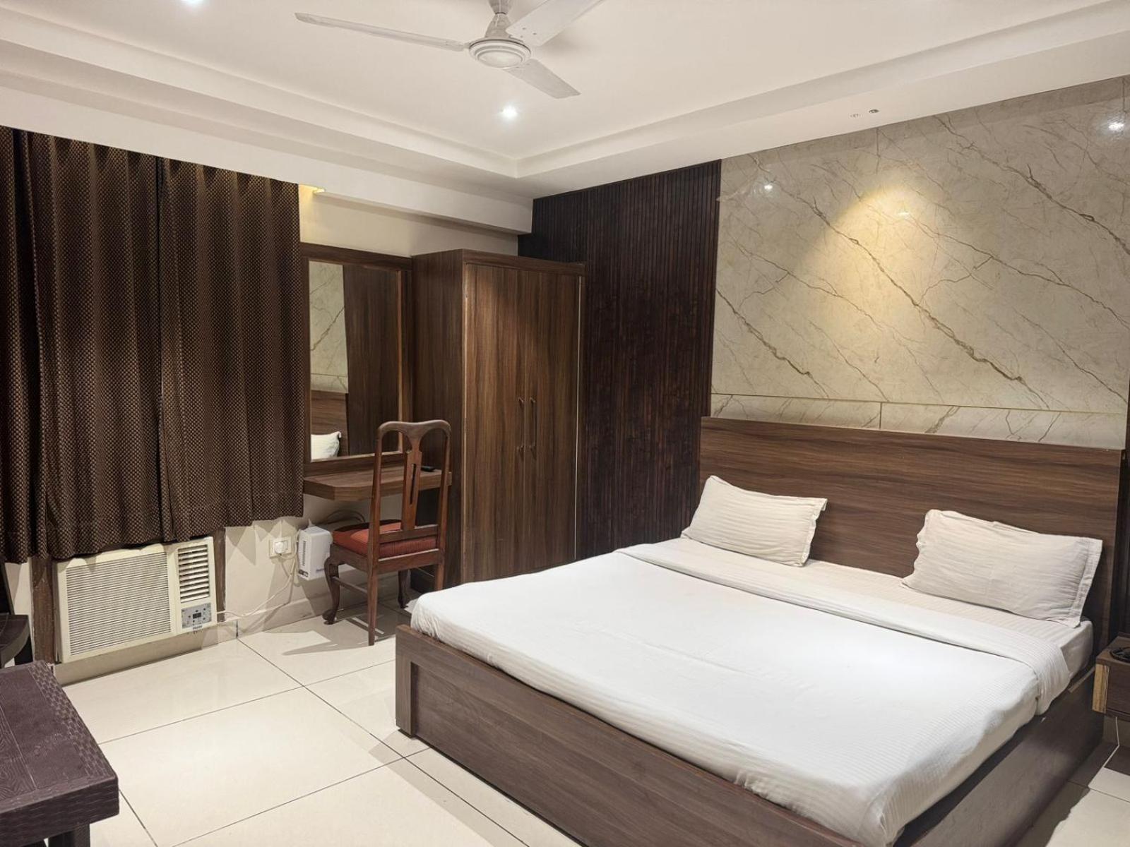 Hotel Pearl Inn Rudrapur Экстерьер фото